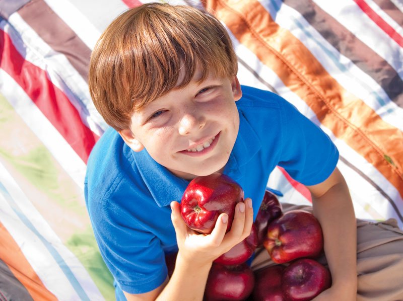 Kid with apple